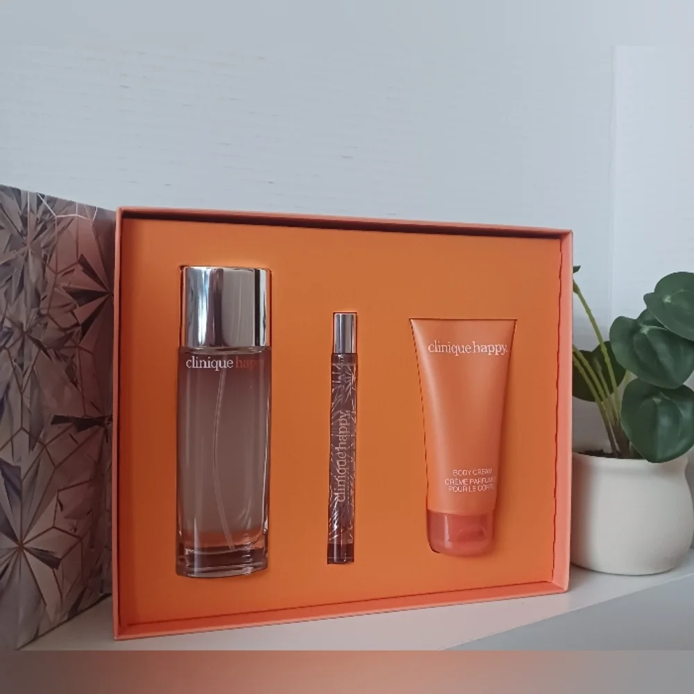 NWT Clinique - Happy Set